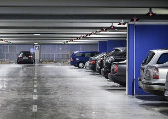 Ktoś zajął twoje miejsce na parkingu podziemnym? "Straż miejska nie pomogła, więc wypchnęliśmy intruza"