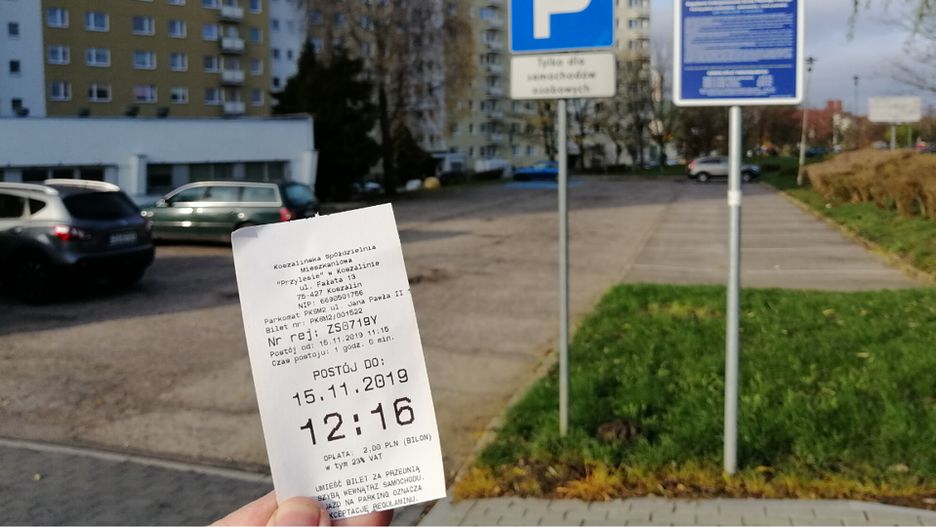 "Spółdzielczy parkomat" pobiera pieniądze przez 7 dni w tygodniu.