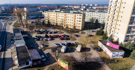 Zamiast parkingu ma być blok mieszkalny!