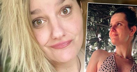 Zosia Zborowska wskoczyła w skąpe bikini i pokazała brzuch osiem miesięcy po porodzie. "Rozstępy, tłuszcz...". Fanki pod wrażeniem wpisu