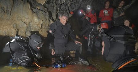 Tatry. Wzruszający gest chorwackich grotołazów. Telewizja pokazała, jak czekali spakowani do akcji w jaskini