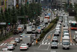 Miejsca parkingowe na wagę złota, czyli motoryzacja w Tokio