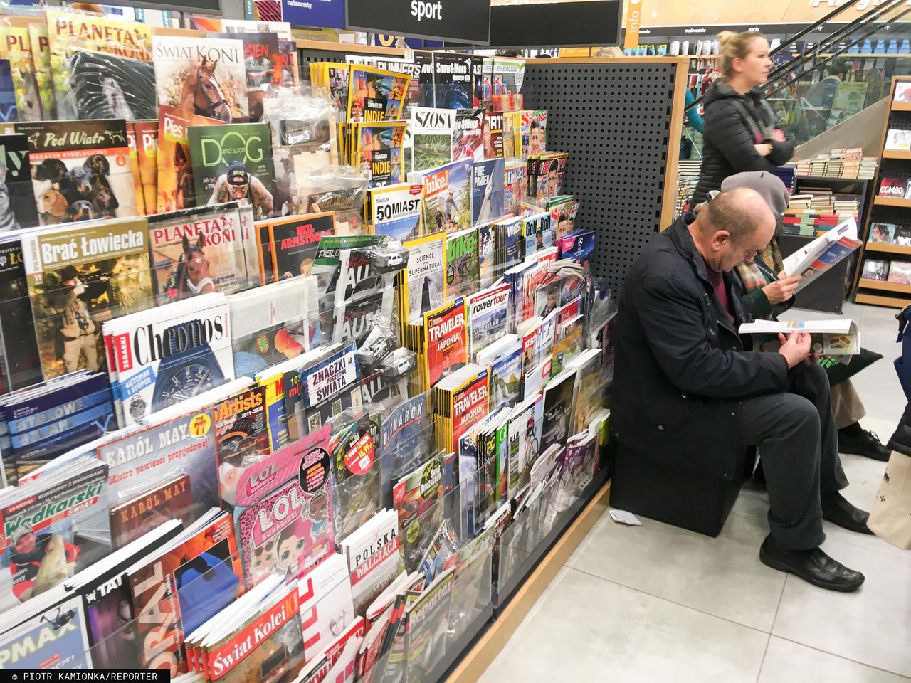 Do kiosku raczej nie po gazetę. Największe tytuły tracą czytelników