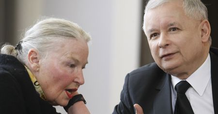 PiS wycofa się z ustawy represyjnej? "Jarosław Kaczyński chce zatrzymać złe zmiany"