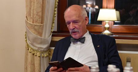 Janusz Korwin-Mikke chce likwidacji 500+. "Nikomu nic nie wolno dawać"