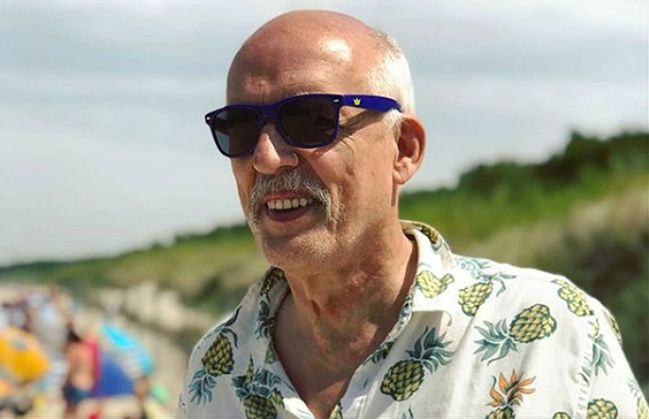 Janusz Korwin-Mikke uratowany na plaży w Łazach. "Pływam jak ryba, w tym kraju nie można się spokojnie utopić"