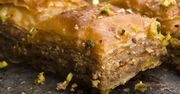 Słodka i pełna orzechów baklawa