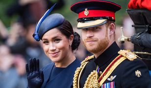 Harry i Meghan w Afryce łamią królewski regulamin. Chcą, by ludzie ich kochali?