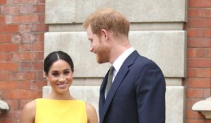 Meghan Markle jak promyk słońca. Wybrała żółtą ołówkową sukienkę