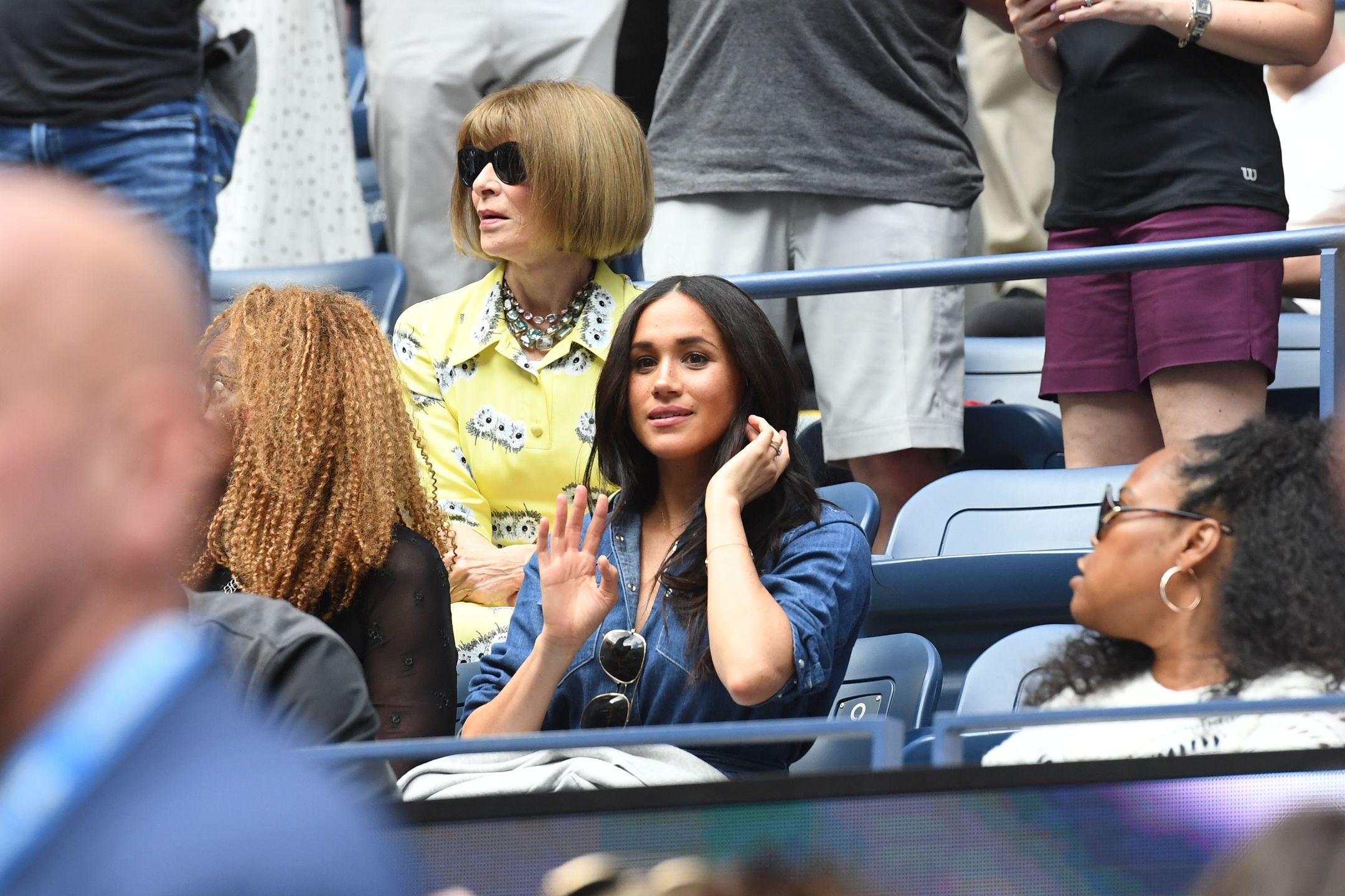 Meghan Markle, duchesse de Sussex, au c�t� de Anna Wintour, Venus Williams, Patrick Mouratoglou et Alexis Ohanian (le mari de S. Williams) dans les tribunes de la finale femme du tournoi de l'US Open 2019 opposant Serena Williams � Bianca Andreescu (3-6 / 5-7) au Billie Jean King National Tennis Center � New York, le 7 septembre 2019. Meghan Markle, Duchess of Sussex, with Anna Wintour, Venus Williams, Patrick Mouratoglou and Alexis Ohanian (the husband of S. Williams) in the stands of the women's final of the US Open 2019 tournament between Serena Williams and Bianca Andreescu (3-6 / 5-7) at the Billie Jean King National Tennis Center in New York, September 7, 2019. 