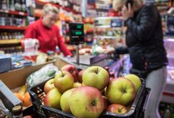 Hipermarkety okazały się za duże. Polacy wolą robić zakupy w małych sklepach