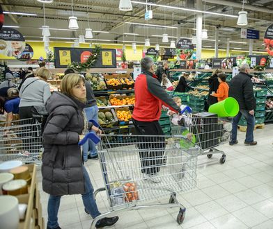 Kradli drobnicę w sklepie. Grozi im 5 lat więzienia