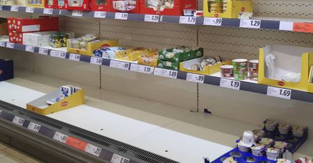 Koronawirus. Czy sklepy będą czynne w niedziele? Rząd nie zniesie zakazu handlu