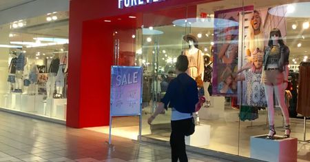 Sieć sklepów Forever 21 ogłasza bankructwo. Placówki w Polsce zostaną zlikwidowane