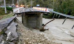 Rosja: Cyklon zabił dwie osoby. Są liczne podtopienia. Soczi odcięte od świata