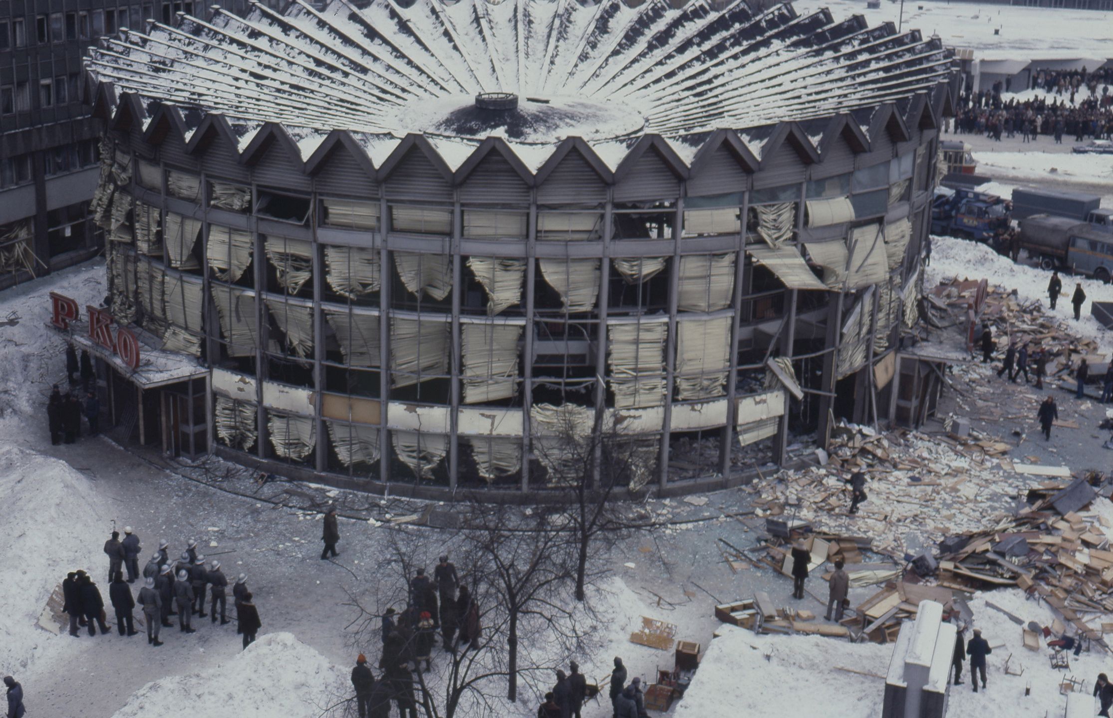 Warszawa, 03.1979. Wybuch gazu w rotundzie PKO. Fot. FoKa / FORUM