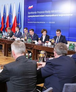 Koronawirus w Polsce. Rzecznik rządu i wiceszef MSWiA o nowych rozwiązaniach ws. granic i karetek wymazowych