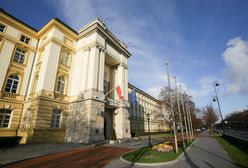 Tylko w WP. Kontrowersyjna tablica dla ofiar ze Smoleńska była celowa. Mamy wytłumaczenie KPRM