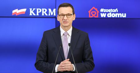 Koronawirus w Polsce a wybory prezydenckie. Polityk PO wzywa wojsko do "buntu". Premier Morawiecki odpowiada