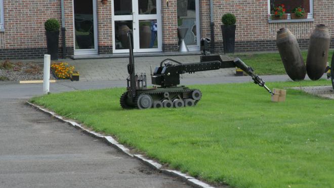 Robot rozbrajający bomby
