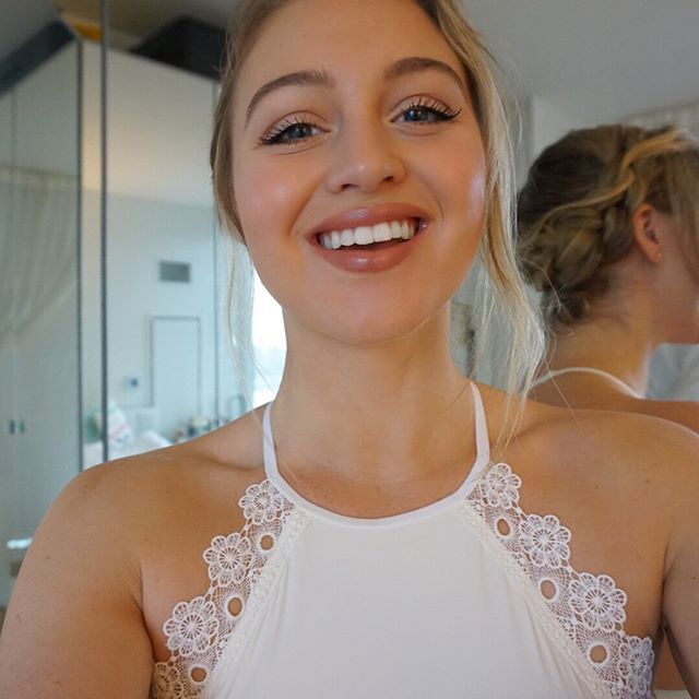 Iskra stawia na błysk. Modelka plus size znowu lśni