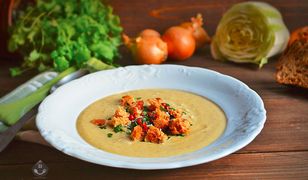 Zupa z kapusty pekińskiej z jarzynami i parmezanem