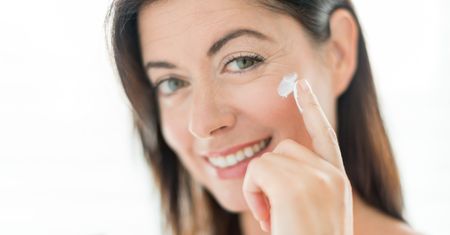 Jak zachować młody wygląd na dłużej? Postaw na pielęgnację anti-aging