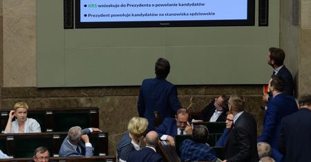 AI: nowelizacje stwarzają zagrożenie dla praw i wolności