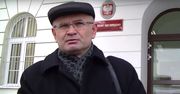 Rozebrał się w trakcie przesłuchania, pomawiał śledczych. Chce zostać sędzią KRS