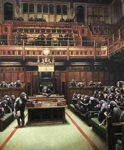 Kontrowersyjny obraz Banksy"ego na licytacji. Może osiągnąć ogromną cenę