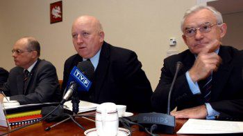 Premier Leszek Miller i Józef Oleksy uczestniczyli w posiedzeniu sejmowej Komisji Europejskiej