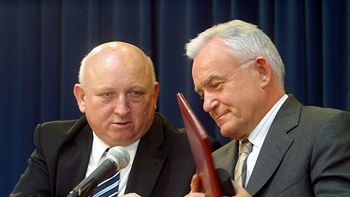 Premier Leszek Miller i szef MSWiA Józef Oleksy