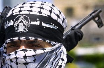Radykalni bojownicy niemile widziani u Arafata
