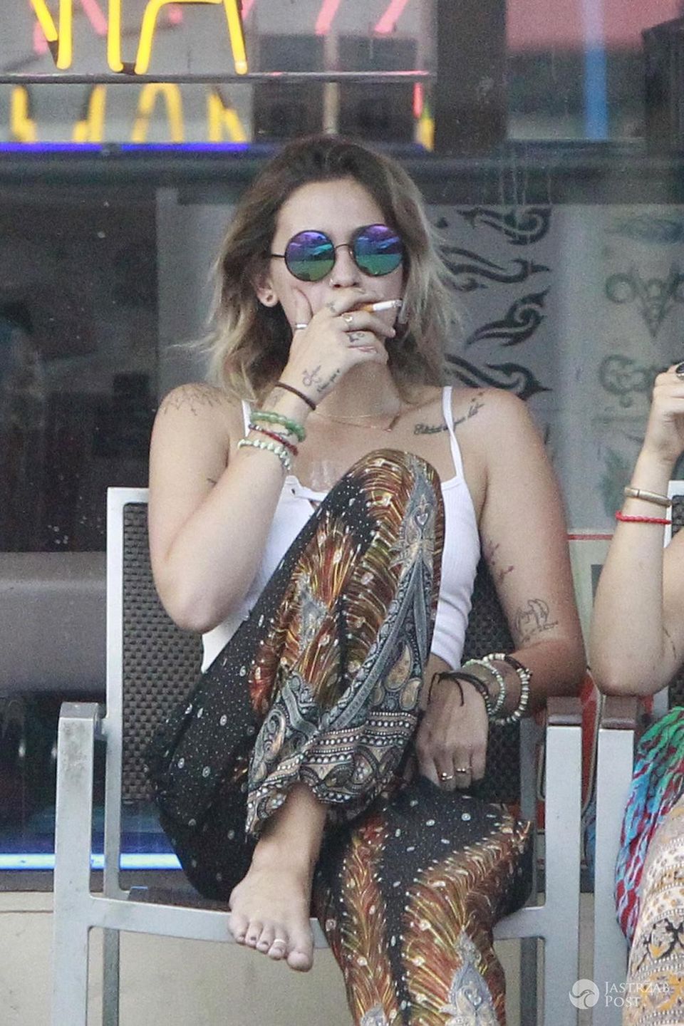 Paris Jackson w studiu tatuaży