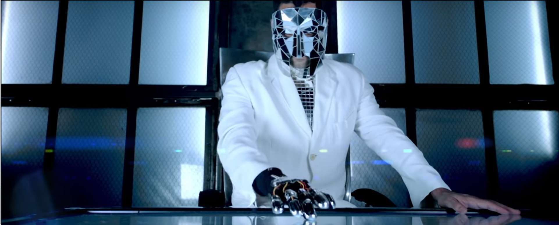 Michael Jackson - Behind the Mask