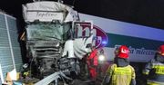 Ciężarówka uderzyła w tył autokaru. Są ranni.