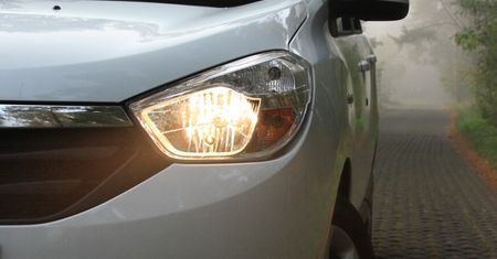 Koniec kuriozalnej sprawy wymiany żarówki. Mechanik winny, ale bez kary