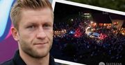 Kuba Błaszczykowski zalany łzami! Tysiące fanów czekało pod jego domem! "To, co się tu właśnie wydarzyło, pozostanie w moim sercu do końca życia"