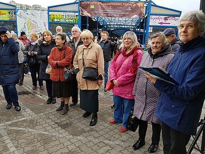 Międzynarodowa poezja na targowisku