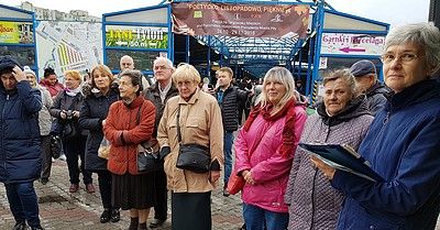 Międzynarodowa poezja na targowisku