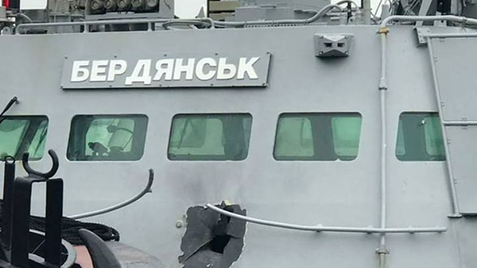 Ukraiński MON pokazał zdjęcie ostrzelanego przez Rosjan kutra "Berdiańsk"