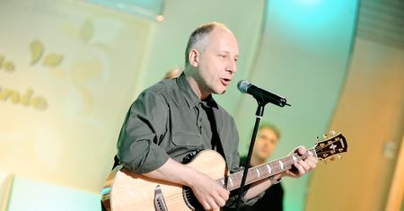 Kuba Sienkiewicz walczy z koronawirusem. Powiedział prawdę o maseczkach