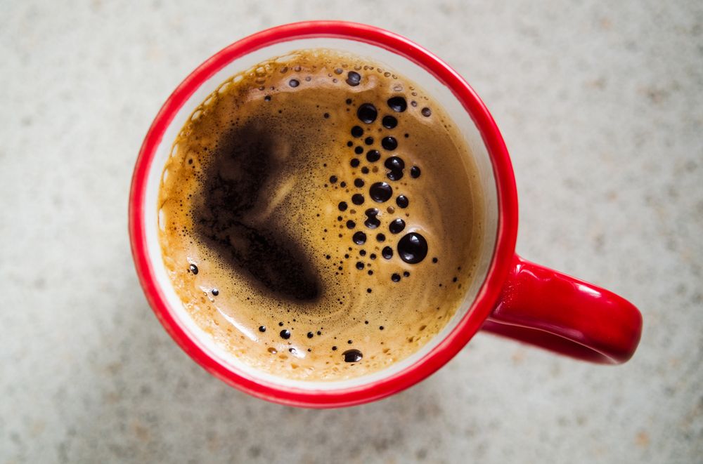 Regularne picie kawy nie podnosi ciśnienia. Można wypić nawet 6 filiżanek dziennie