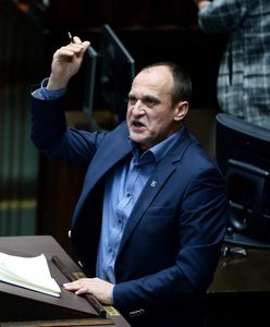 "Uwaga! Wraca Benzyna+!". Paweł Kukiz bije na alarm