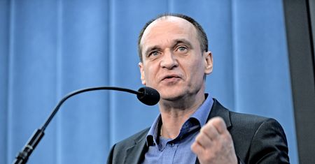 Paweł Kukiz nie wytrzymał. "Gdyby w tej szóstce byli Merkel, Tusk, Timmermans i Juncker, media też pisałyby o 'incydencie'?"
