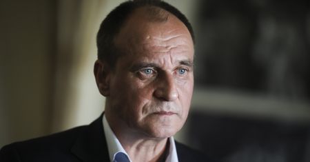 Wybory parlamentarne. Paweł Kukiz traci klub. "Sypią się jeden po drugim". Ostatnią szansą Konfederacja