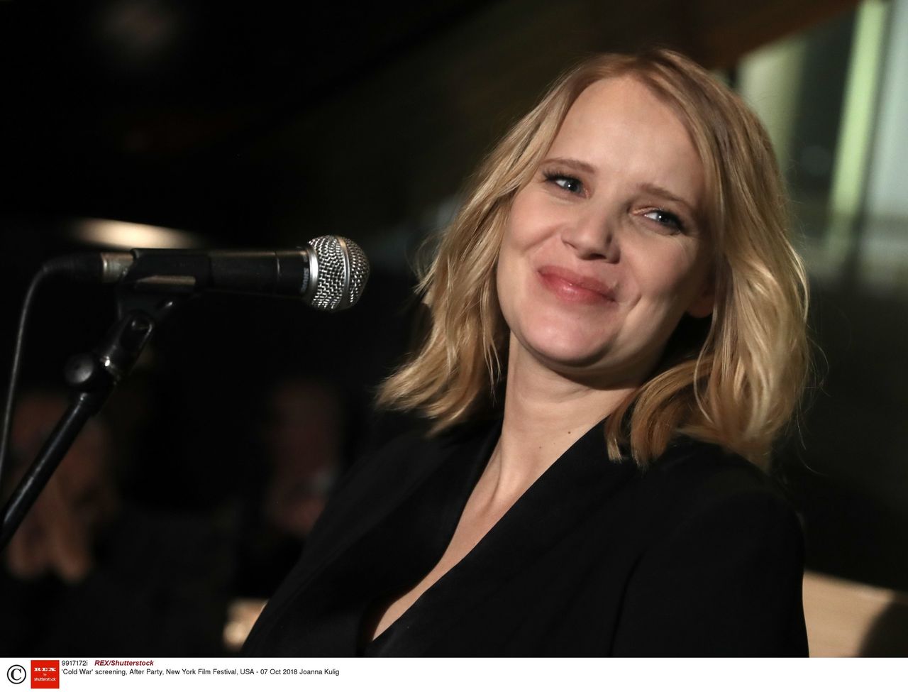 Joanna Kulig na czerwonym dywanie w USA. Ukrywa ciążowy brzuszek