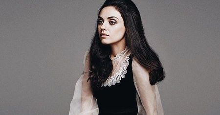Mila Kunis bez makijażu w "Glamour"