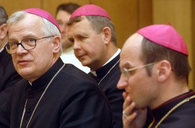 Biskupi polscy za odwołaniem do Boga w Traktacie UE