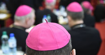 Sondaż. Polacy niemal jednomyślni ws. dymisji biskupów